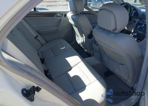 2007 Mercedes-Benz C 230 Sport z USA, uszkodzony, nr VIN WDBRF52H77F912541